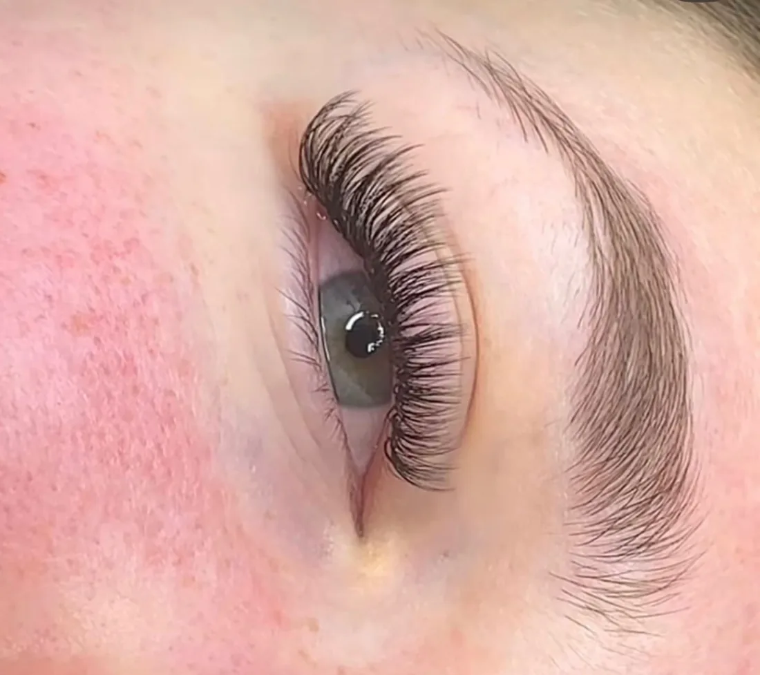 Eyelash extensions detail